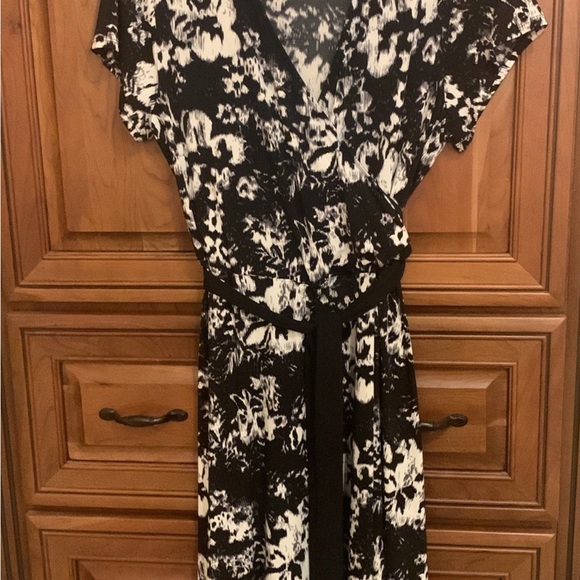Alfani Midi Dress. 1X. Black and white. - Picture 2 of 4